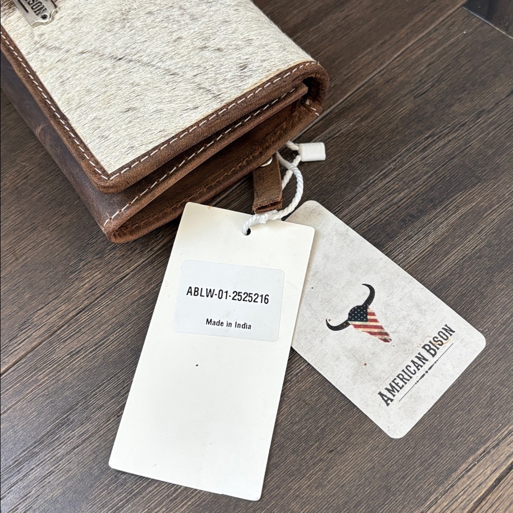 American Bison Hair on Hide,Genuine Leather,5 card,1 ID,checks,2 zip,snap top - Picture 11 of 11